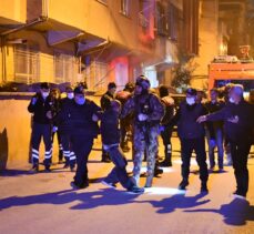 Gaziantep'te kendisine zarar vermek için girdiği evi yakan zanlıyı polis kurtardı