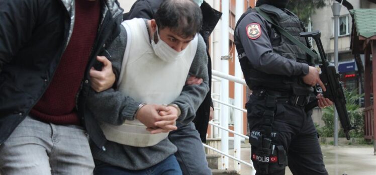 İzmir'de karısını, kayınvalidesini ve eşinin akrabasını öldüren zanlı tutuklandı