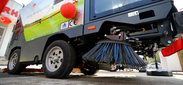 Kademe A.Ş, yerli süpürme ve kanal temizleme araçlarını Pınarhisar Belediyesine teslim etti