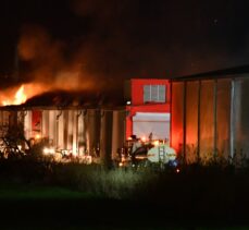 Kahramanmaraş'ta tekstil fabrikasının deposunda yangın çıktı