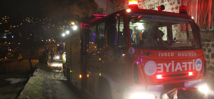 Kayseri'de alkol alıp evini ateşe veren kişi gözaltına alındı