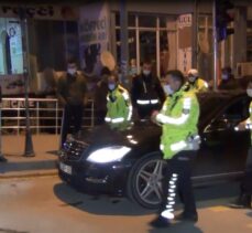 Kırıkkale'de alkollü sürücü yönetimindeki çakar takılı otomobil, polis aracına çarptı