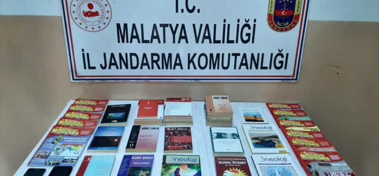 Malatya'da terör örgütü PKK/KCK'nın propagandasını yaptıkları iddiasıyla 2 zanlı yakalandı