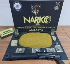 Malatya'da uyuşturucu satıcılarına yönelik operasyonda yakalanan 2 zanlı tutuklandı