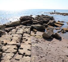 Mersin'de antik kentin limanının bir kısmı, deniz suyunun çekilmesiyle ortaya çıktı