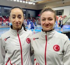 Milli badmintoncular Nazlıcan İnci ve Bengisu Erçetin'den Polonya'da altın madalya