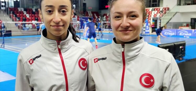 Milli badmintoncular Nazlıcan İnci ve Bengisu Erçetin'den Polonya'da altın madalya