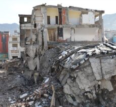 Rize'de kentsel dönüşüm kapsamındaki “Belediye Blokları”nın yıkımı sürüyor