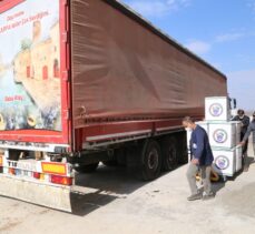 Şanlıurfa'dan hayırseverlerin desteğiyle İdlib'e insani yardım tırı gönderildi