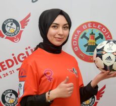 Soma'daki kadın futbol takımı, kız çocuklarının spora teşvik edilmesi için proje başlattı
