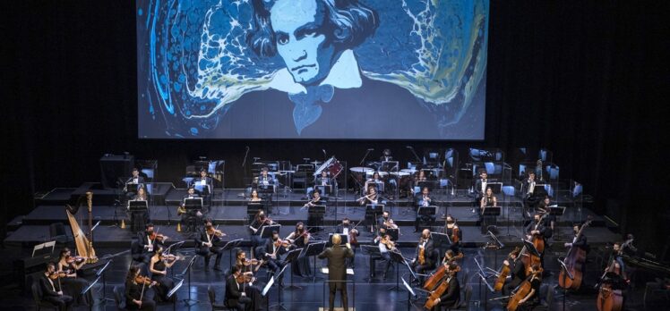 TRT Filarmoni Orkestrası ilk kez sanatseverlerin karşısına çıktı