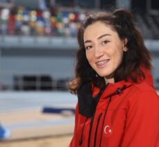 Tuğba Danışmaz'ın hedefi 14 metre atlayan ilk Türk kadın sporcu olmak
