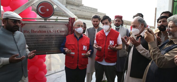 Türk Kızılayın Pakistan’da yeniden inşa ettiği asırlık Hazreti İbrahim Camisi ibadete açıldı