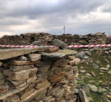 Uşak'ta yıkılmış evin enkazında patlamamış havan mermisi bulundu