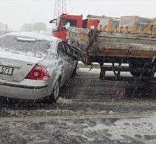 Uşak'ta zincirleme trafik kazalarında 5 kişi yaralandı