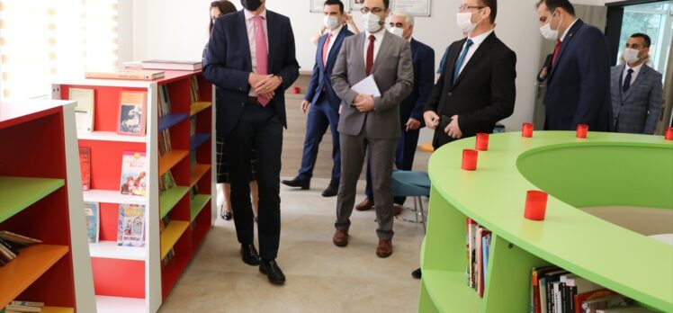 AB Türkiye Delegasyonu Başkanı Büyükelçi Meyer-Landrut, Adana'da PIKTES kapsamındaki okulu ziyaret etti