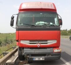 Adana'da tır ile otomobil çarpıştı: 4 yaralı
