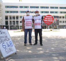 Antalya'da 648 gündür grevde olan işçiler, Büyükşehir Belediyesi önüne siyah çelenk bıraktı