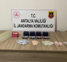 Antalya'da kumar oynayan ve Kovid-19 tedbirlerini ihlal eden 11 kişiye para cezası kesildi