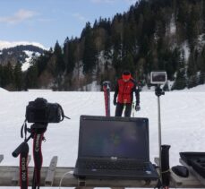 Artvin Çoruh Üniversitesinden uzaktan eğitim sürecinde doğal ortam videolu temel kayak dersleri