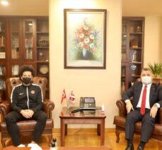 Avrupa şampiyonu milli tekvandocu Hakan Reçber'den RTÜK Başkanı Şahin'e ziyaret