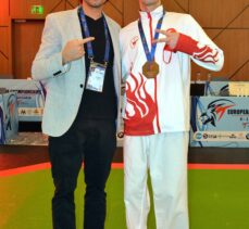 Avrupa şampiyonu tekvandocu Hakan Reçber, antrenörü Servet Tazegül'ün izinden gidiyor