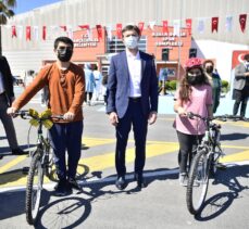 Bahçelievler Belediyesi çocuklara bisiklet hediye etti