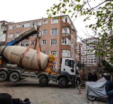 GÜNCELLEME – Beşiktaş'ta beton mikseri 7 katlı binaya çarptı
