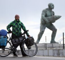 Bisikletle 85 bin kilometre kat eden Azerbaycanlı gezgin Çanakkale şehitliklerine ulaşmanın gururunu yaşıyor
