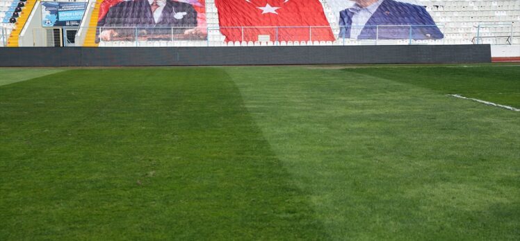 Erzurum Gençlik ve Spor İl Müdürü Taşkesenligil'den Kazım Karabekir Stadı'nın zeminiyle ilgili açıklama: