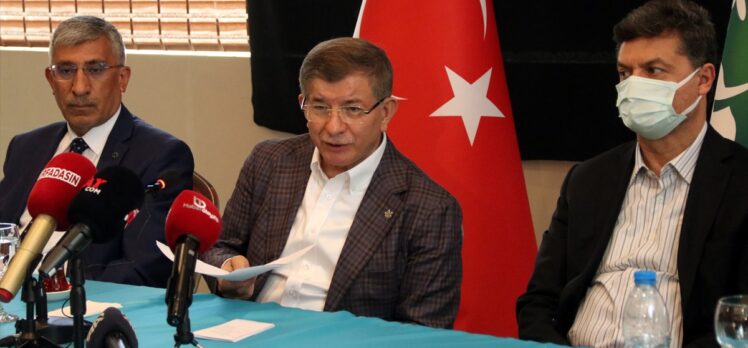 Gelecek Partisi Genel Başkanı Ahmet Davutoğlu, Şanlıurfa'da gazetecilerle bir araya geldi