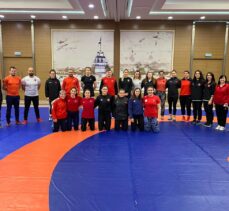 Kadın Güreş Milli Takımı, Avrupa Şampiyonası'nın hazırlıkları için kampa girdi