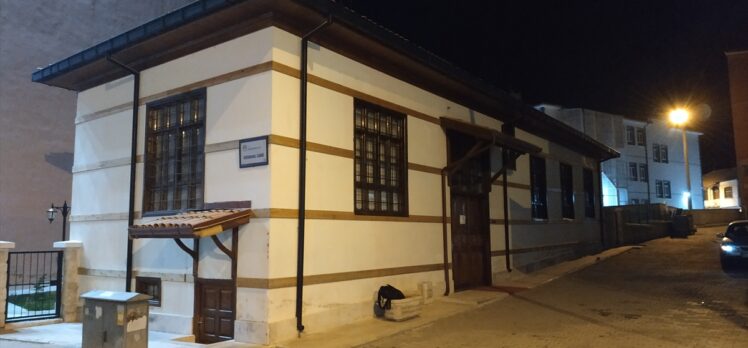Karaman'da namaz sonrası camide mahsur kalan kişiyi polis ekipleri kurtardı