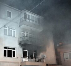 Kırıkkale'de eşini bıçakla öldürdüğü iddia edilen koca, evi ve aracını ateşe verdi