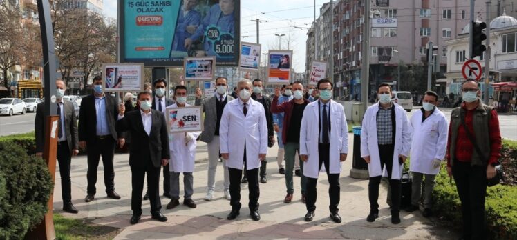 Kocaeli'nde beyaz önlük giyen sağlık çalışanlarından Kovid-19'a karşı farkındalık yürüyüşü