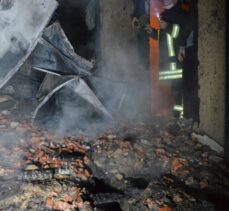 Kütahya'da evde çıkan yangında yalnız yaşayan kadın hayatını kaybetti