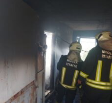 Muğla'da yanan evde mahsur kalan kişi kurtarıldı