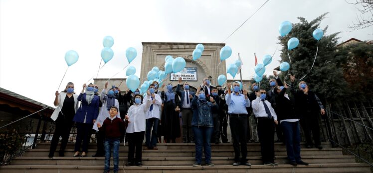 Nevşehir'de otizmli çocuklar gökyüzüne mavi balon bıraktı
