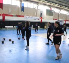 Proje kapsamında kurulan kadın hentbol takımı, Süper Lig hedefi için destek bekliyor