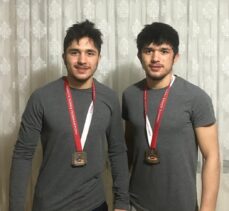 Serbest Güreş Milli Takımı seçmelerinde ikiz kardeşler, finalde yarıştı