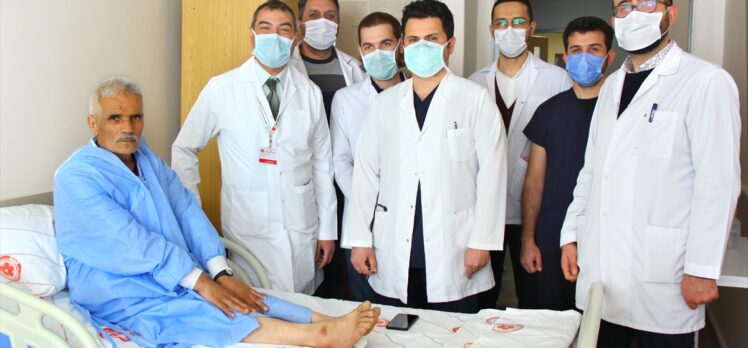 Sivas Cumhuriyet Üniversitesinde iki hastaya bağırsaktan mesane yapıldı