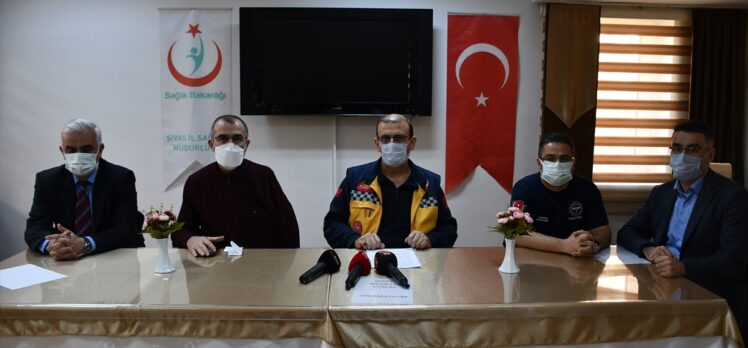 Sivas'ta ikna ekibi vatandaşlarına aşıya teşvik etti