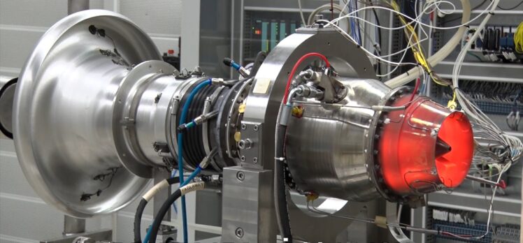 Türkiye'nin ilk orta menzilli füze motoru TEI-TJ300 dünya rekoru kırdı