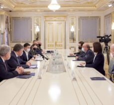 Ukrayna Devlet Başkanı Zelenskiy, NATO Askeri Komite Başkanı Peach ile görüştü