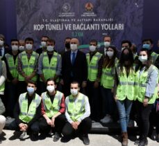 Ulaştırma ve Altyapı Bakanı Karaismailoğlu, Kop Tüneli şantiyesinde incelemelerde bulundu: