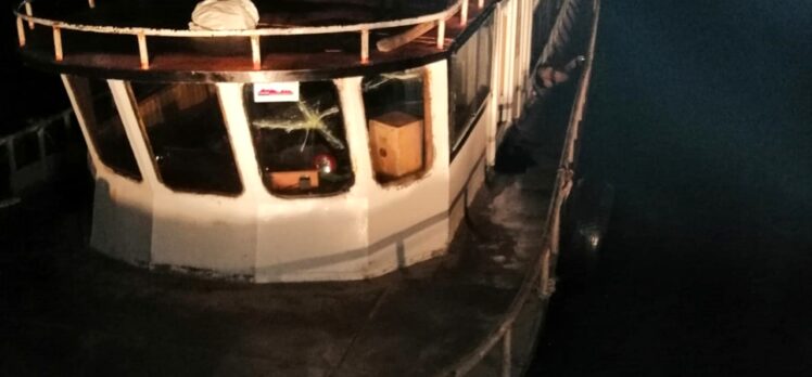 Van Gölü'nde bir teknede 20 sığınmacı yakalandı