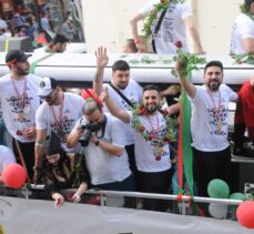 Voleybolda Efeler Ligi'ne yükselen Cizre Belediyespor, ilçede davul zurna eşliğinde karşılandı