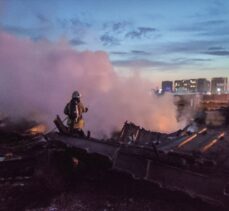 Zeytinburnu'nda hurdaya ayrılmak üzere söküm çalışmaları yapılan gemide çıkan yangın söndürüldü