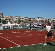 19 Mayıs kutlamaları kapsamında Haliç üzerinde tenis maçı düzenlendi