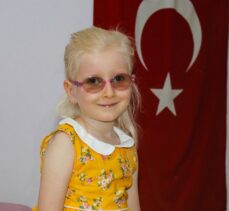 4 yaşındaki Hira, Atatürk'ün Gençliğe Hitabesi'ni ezbere okuyarak 19 Mayıs'ı kutladı